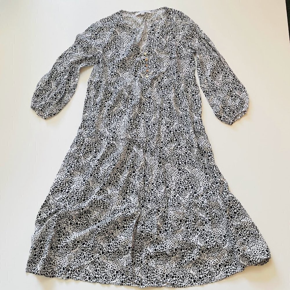 Ann Taylor LOFT Dress Tiered White Black Long Sleeve Button V Neck Floral Geomet